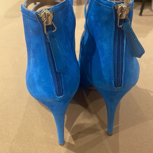 Aquazzura blue suede cadge heels. Size 37.5 - Picture 3 of 4